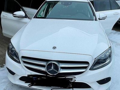 Weiß Gebraucht 2020 Mercedes C300e Kombi | 25.500 € (Fairer Preis)