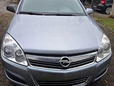 Gebraucht Opel Astra Selection 116 PS (85 kW) 2009 Grau Limousine