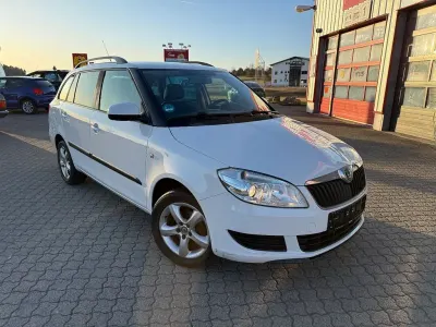 Gebraucht Skoda Fabia Family 86 PS (63 kW) 2013 Weiß Kombi