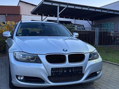 Gebraucht BMW 320 177 PS (130 kW) 2009 Silber Kombi