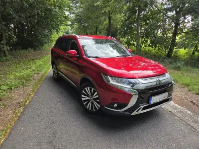 Gebraucht Mitsubishi Outlander 150 PS (110 kW) 2020 Rot SUV