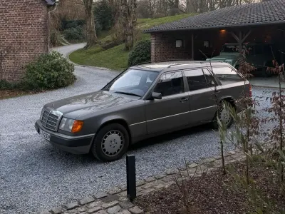 Gebraucht Mercedes 230 132 PS (97 kW) 1990 Grau Kombi