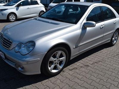 Usata Mercedes C200 163 CV (119 kW) 2005 Argento Berlina