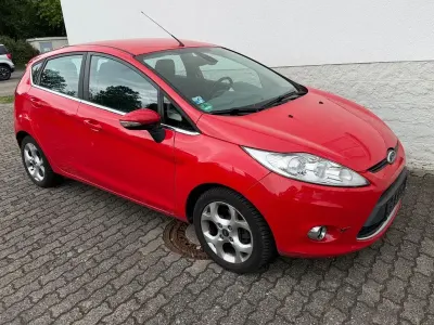 Używany Ford Fiesta Titanium 97 KM (71 kW) 2009 Czerwony Hatchback