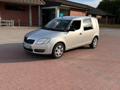 Gebraucht Skoda Roomster 59 PS (43 kW) 2007 Silber Van / Kleinbus