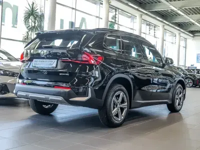 Gebraucht BMW X1 Shadowline 136 PS (100 kW) 2025 Schwarz uni SUV