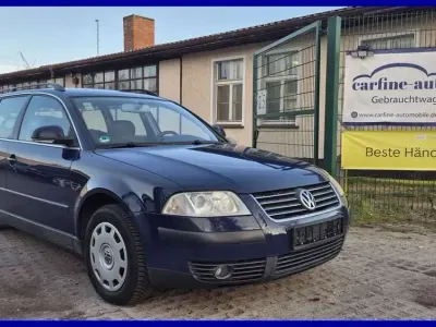 Gebraucht VW Passat 102 PS (75 kW) 2005 Dunkelblaumetallic Kombi