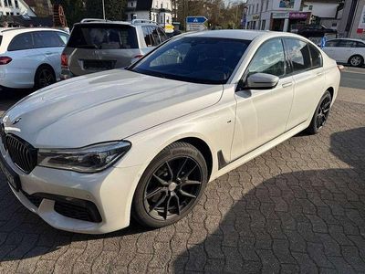 Usata BMW 750 Shadowline 400 CV (294 kW) 2017 Bianco Berlina