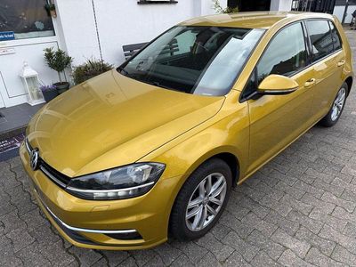 Usata VW Golf VII Comfortline 125 CV (91 kW) 2017 Oro Berlina