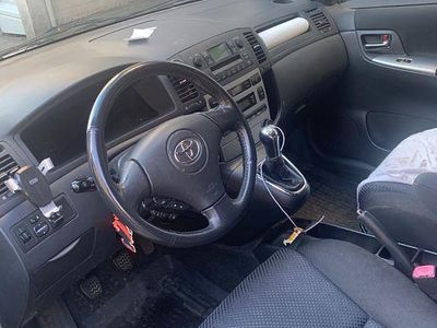 Usata Toyota Corolla Verso 110 CV (80 kW) 2004 Grigio Monovolume