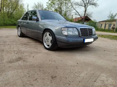 Gebraucht Mercedes 220 220 PS (161 kW) 1992 Grau Limousine