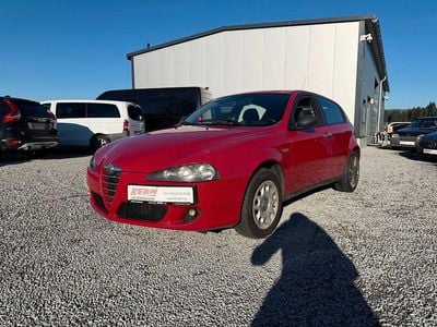 Gebraucht Alfa Romeo 147 Distinctive 116 PS (85 kW) 2005 Rot Kleinwagen