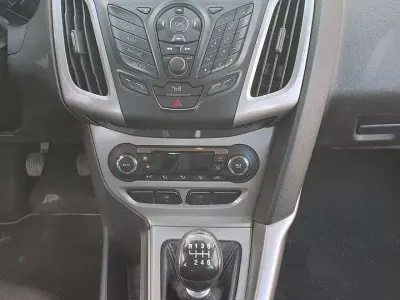 Gebraucht Ford Focus Viva 109 PS (80 kW) 2011 Limousine
