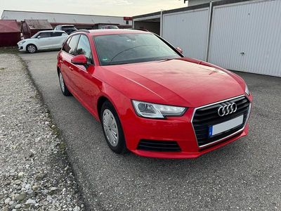 Gebraucht Audi A4 Ambiente 150 PS (110 kW) 2019 Rot Kombi
