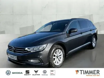 Gebraucht VW Passat Business 150 PS (110 kW) 2023 Mangangrau metallic Kombi