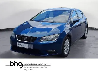 Second-hand Seat Leon Style 110 CP (80 kW) 2016 Albastru Berlinǎ