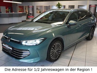 Grün Neu 2025 VW Passat Elegance Kombi | 41.990 €