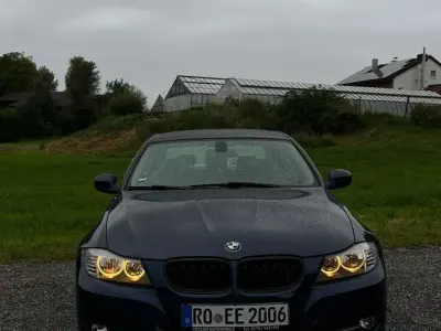 Gebraucht BMW 325 218 PS (160 kW) 2010 Blau Limousine