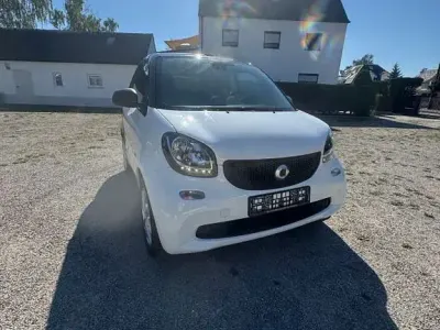 Gebraucht Smart ForTwo Cabrio Basis 90 PS (66 kW) 2017 Weiß Cabrio