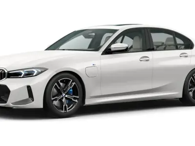 Używany BMW 330e Comfort Edition 292 KM (214 kW) 2025 Biały Sedan/Limuzyna