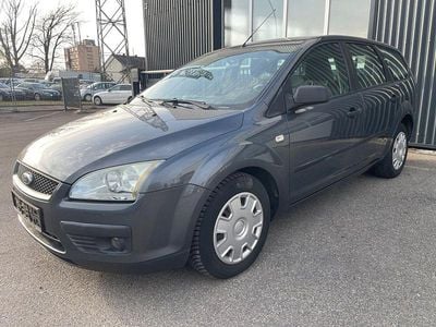 Gebraucht Ford Focus Trend 116 PS (85 kW) 2005 Grau Limousine