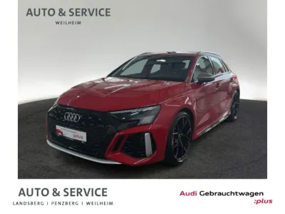 Gebraucht Audi RS3 Sportback Ambiente 400 PS (294 kW) 2023 Tangorot metallic Kleinwagen