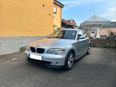Silber Gebraucht 2006 BMW 118 Advantage Kleinwagen | 9.700 €