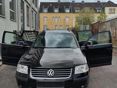 Second-hand VW Passat 150 CP (110 kW) 2004 Negru Break