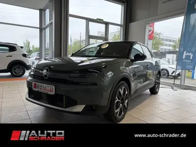 Neu Citroën e-C4 114 kW (156 PS) 2025 Grün Limousine
