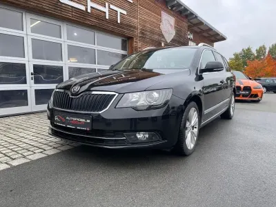 Gebraucht Skoda Superb Elegance 140 PS (102 kW) 2013 Schwarz Kombi