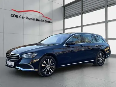 Gebraucht Mercedes E300 Exclusive 306 PS (225 kW) 2021 Manufaktur cavansitblau Kombi