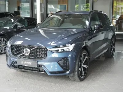 Gebraucht Volvo XC60 R-Design 197 PS (144 kW) 2023 Blau metallic SUV