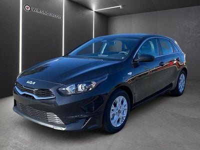 Neu Kia Ceed Comfort 140 PS (102 kW) 2025 Schwarz Kleinwagen