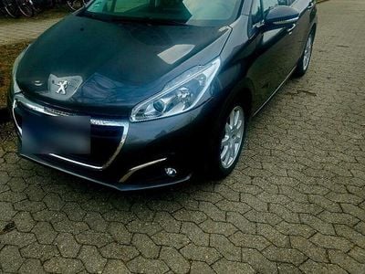 Gebraucht Peugeot 208 82 PS (60 kW) 2018 Grau Kleinwagen