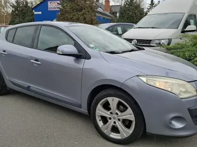 Usata Renault Mégane Dynamique 101 CV (74 kW) 2009 Argento Berlina