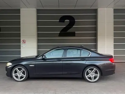 Gebraucht BMW 523 204 PS (150 kW) 2010 Schwarz Limousine