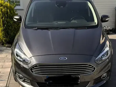 Używany Ford S-MAX Titanium 241 KM (177 kW) 2019 Szary Minivan