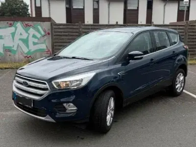 Gebraucht Ford Kuga Trend 120 PS (88 kW) 2019 Blau SUV