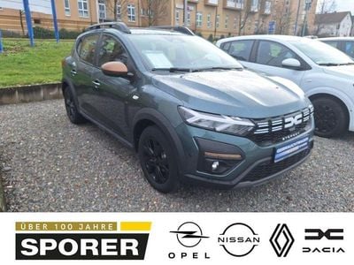 Gebraucht Dacia Sandero Extreme 110 PS (80 kW) 2024 Grün (zedergrün) Kleinwagen