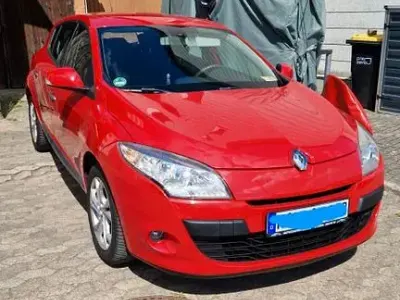 Używany Renault Mégane Luxe 140 KM (102 kW) 2009 Czerwony Sedan/Limuzyna
