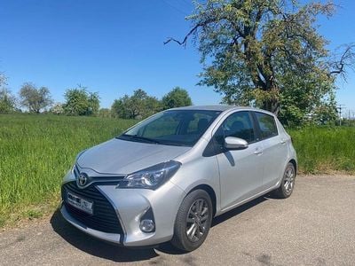 Usata Toyota Yaris Edition-S 99 CV (72 kW) 2016 Argento Berlina