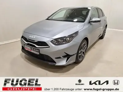 Neu Kia Ceed Style 140 PS (102 kW) 2025 Lunar silber Kleinwagen