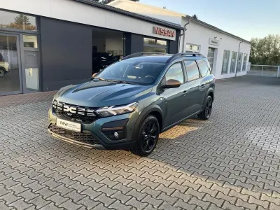 Second-hand Dacia Jogger Extreme 101 CP (74 kW) 2024 Verde Monovolum
