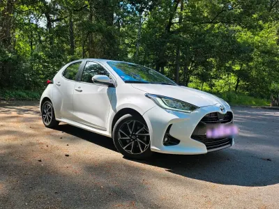Gebraucht Toyota Yaris Team 116 PS (85 kW) 2023 Weiß Kleinwagen