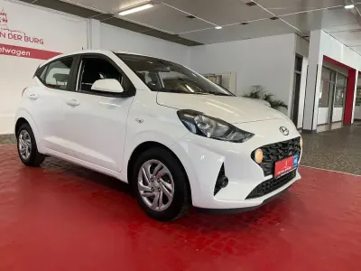 Gebraucht Hyundai i10 Pure 67 PS (49 kW) 2020 Weiß Kleinwagen