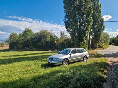 Silber Gebraucht 2000 Audi A4 Kombi | 3.600 €