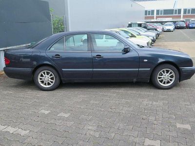 Mercedes E220