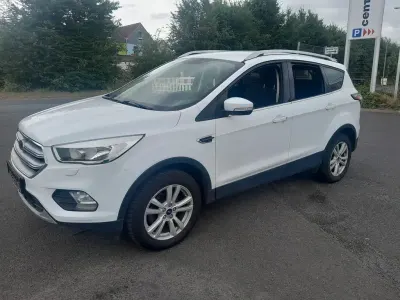 Gebraucht Ford Kuga Trend 120 PS (88 kW) 2018 Weiß SUV