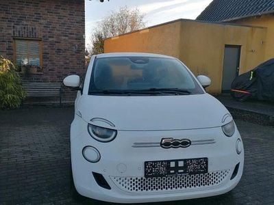 Neu Fiat 500e Pop 86 kW (118 PS) 2025 Weiß Limousine