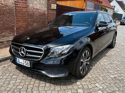 Gebraucht Mercedes E300 194 PS (142 kW) 2019 Schwarz Kombi